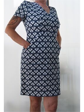 Boden Navy Floral V-Neck Short Sleeve Dress